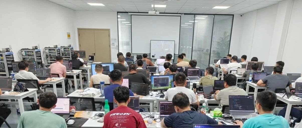 新班启航｜大林上位机视觉实训中心位卓班开班仪式圆满落幕